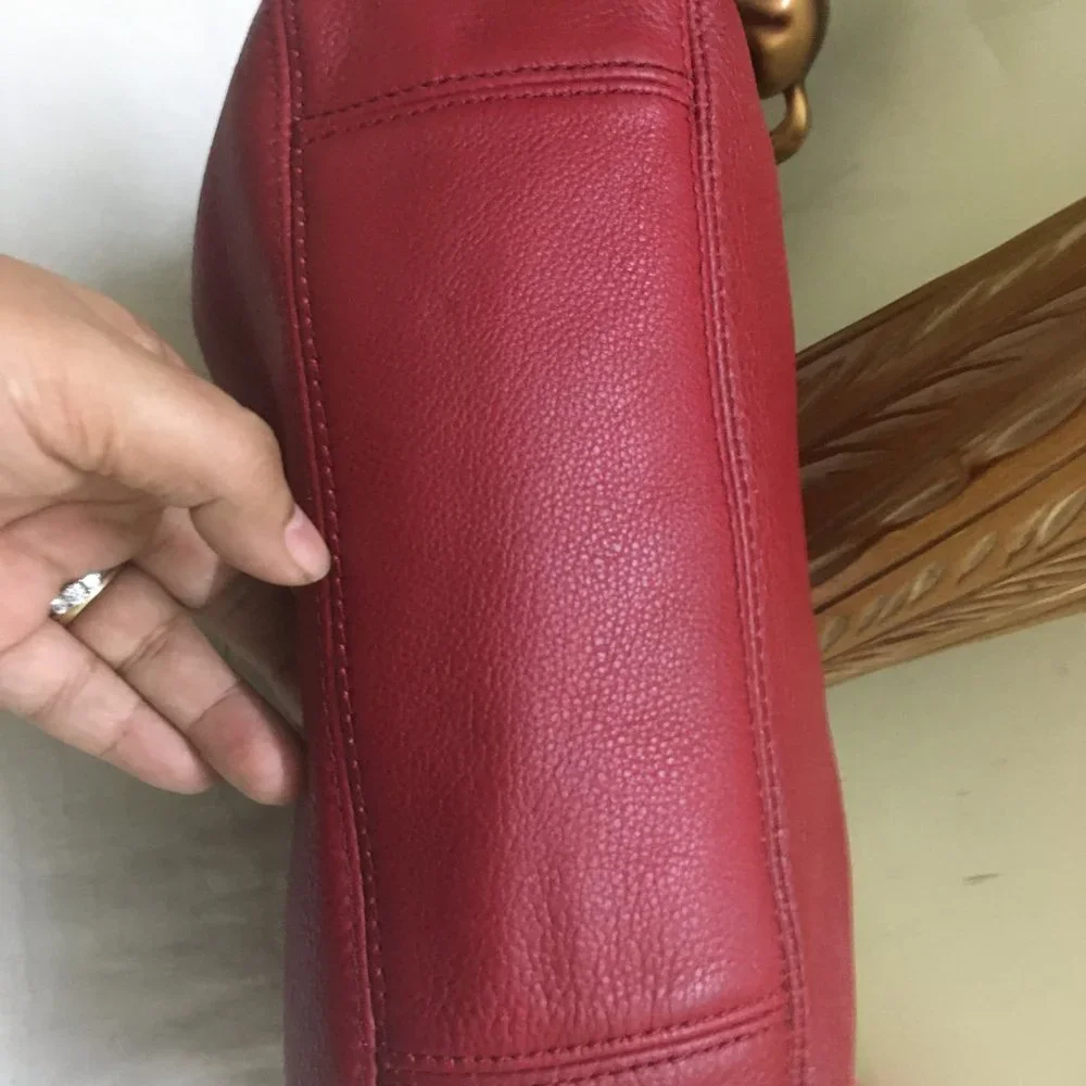 Authentic Michael Kors Medium Slouchy Cherry Leather Shoulder Bag - Picture 4 of 15